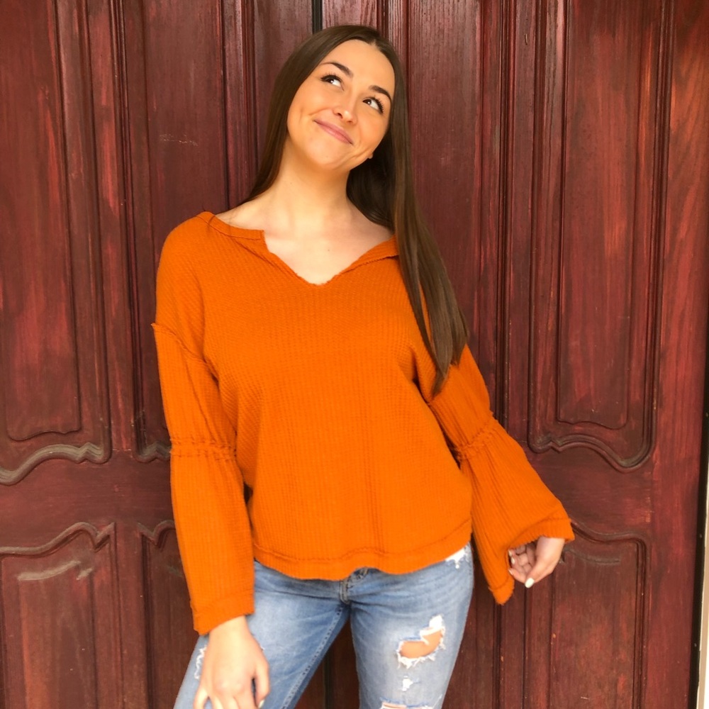 Orange Sweater w/ Flared Sleeves 🧡🧡🧡